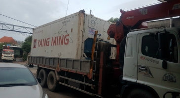 Thuê xe tải cẩu hàng ở đâu tại tphcm